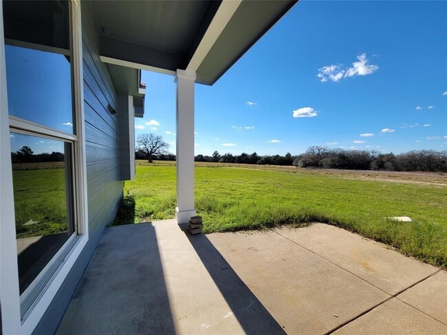 Photo - 208 Newcastle Dr