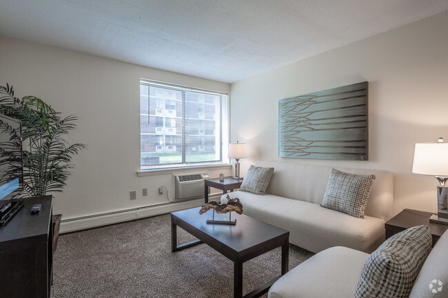 2 BD, 1 BA (936sqft) - Living Room - Montcalm Heights Apartments
