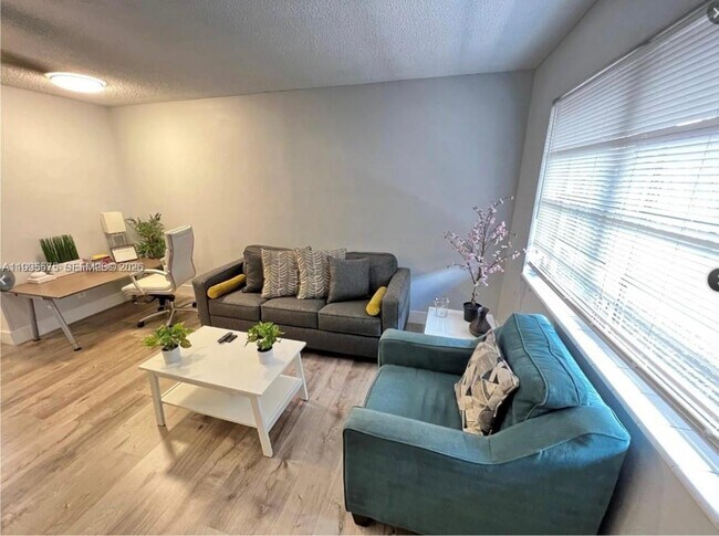 Photo - 1412 NE 17th Ct Unidad 1414