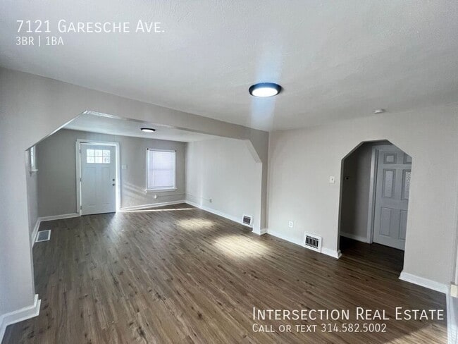 Photo - 7121 Garesche Ave