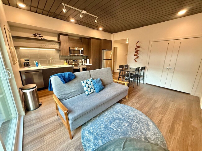 Photo - 360 W 200 S Unidad ID1389267P