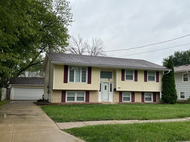 Building Photo - 4413 38th St Rental
