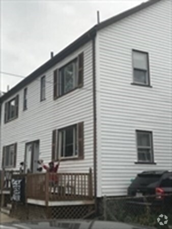 Building Photo - 41-43 Snow St Unit 2 Rental