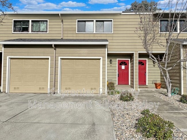 Photo - 700 Chiquita Ave