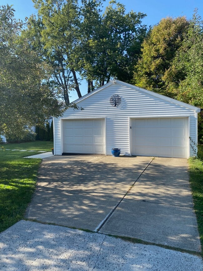 Cochera - 4539 Exeter Ter