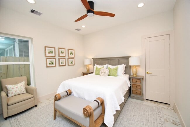 Photo - 6312 Illinois St