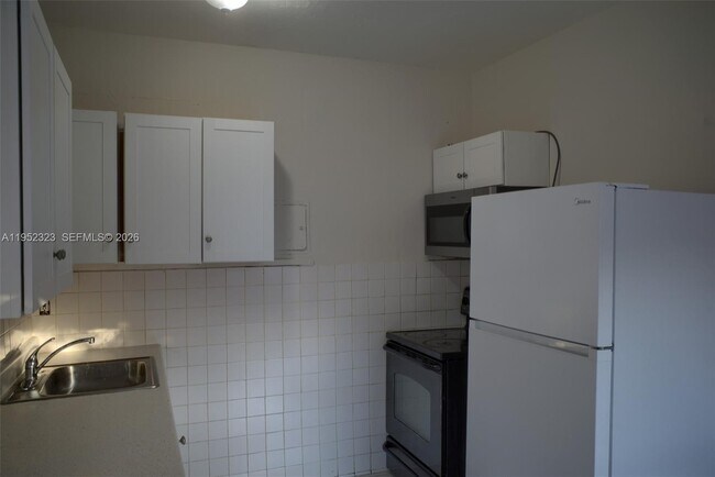 Photo - 43 SW 11th St Unidad W