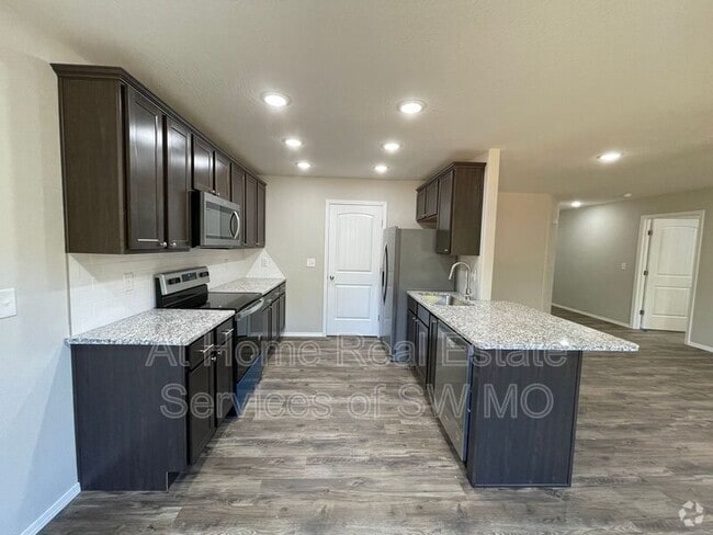 Building Photo - 1812 S 15th St Rental