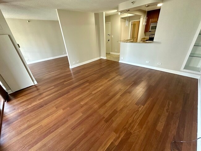 Photo - 10 E Ontario St Unidad 2407