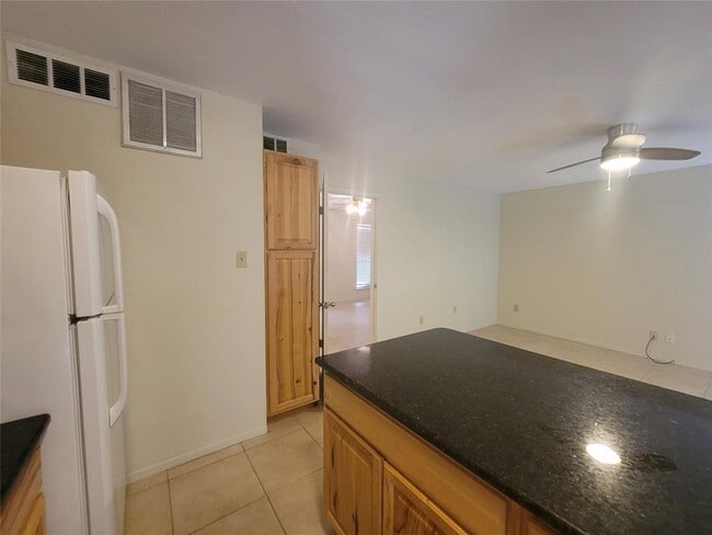 Photo - 104 W 35th St Unit 2