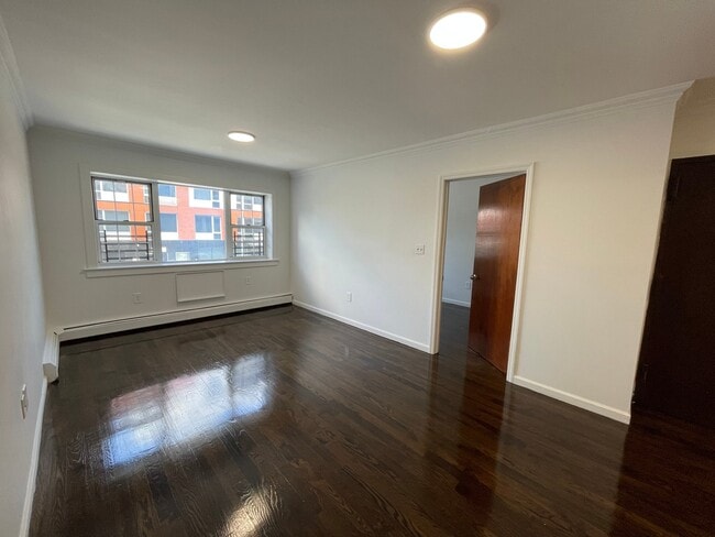 Building Photo - 558 Hart St Unit 2FL