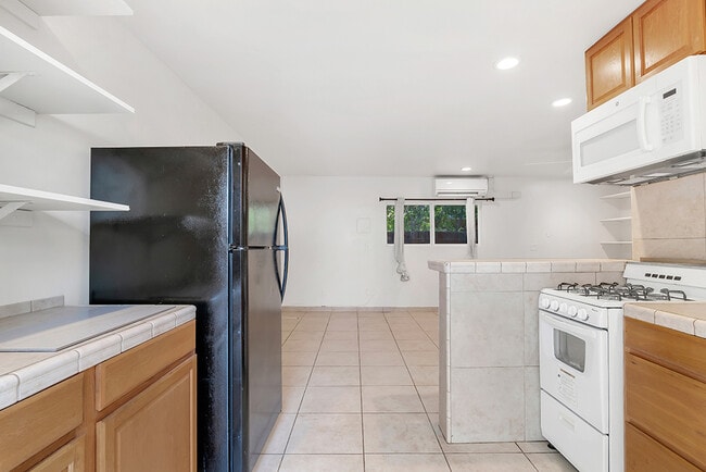Photo - 23101 Lanark St