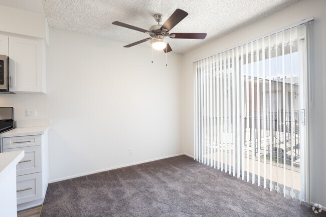1 BR, 1 BA - 768SF