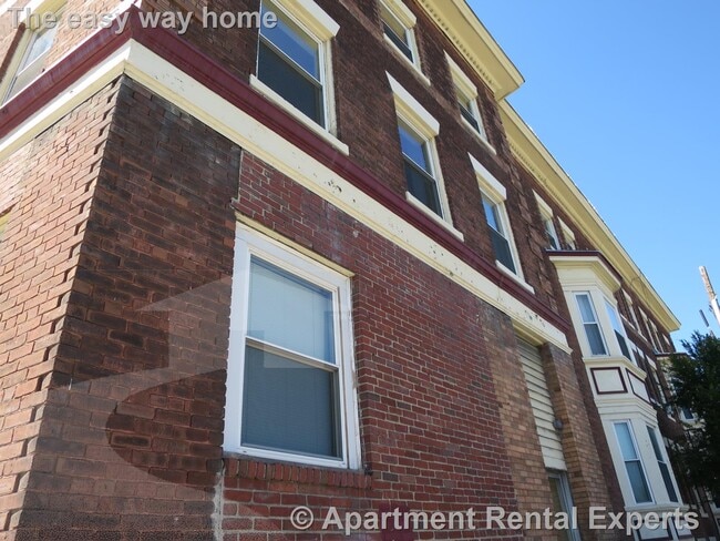 Building Photo - 545 Somerville Ave Unit #5