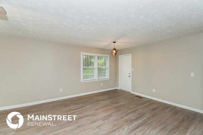 Photo - 780 Silverthorne Cir