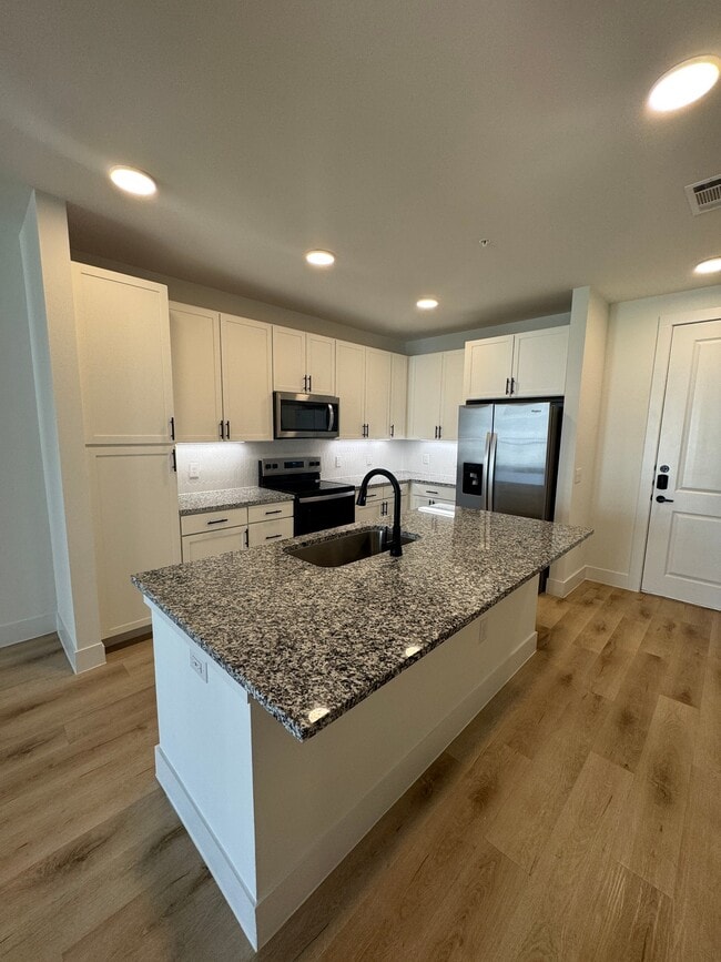 Photo - 2343 Portman Ave Unidad 9101