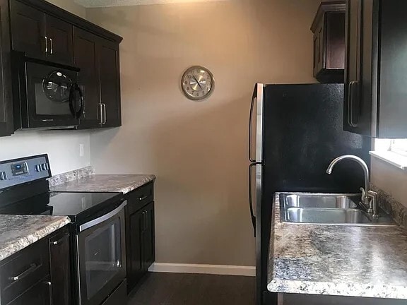 Photo - 2104 Silverbrook Dr