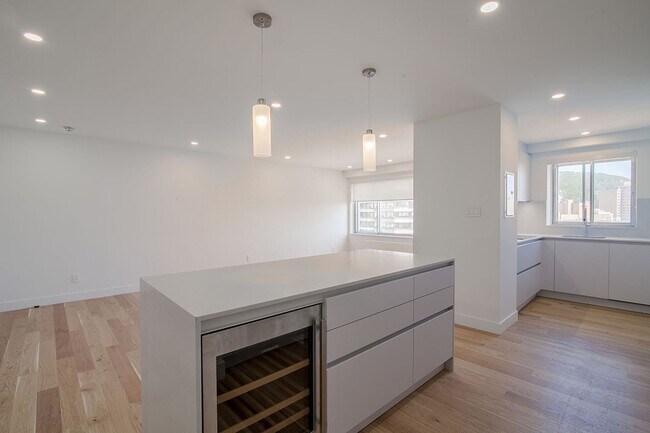 Photo - 3555 Chem. de la Côte-des-Neiges Unit 1105