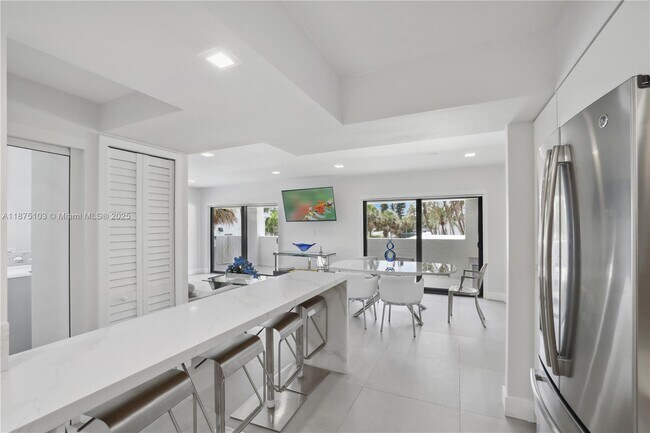 Photo - 5415 Collins Ave Unit 202