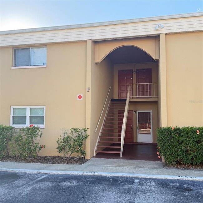 Building Photo - 1000 Lake of the Woods Blvd Unit 101F