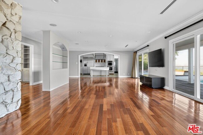Photo - 4186 Regal Oak Dr