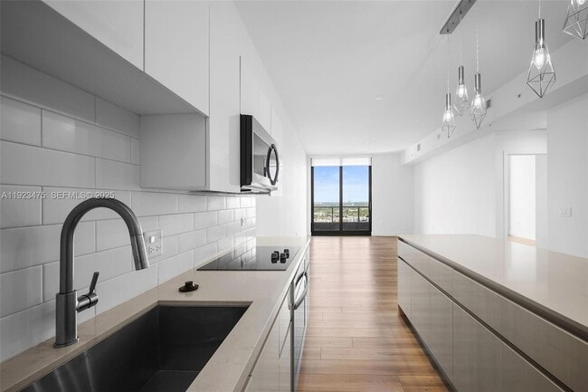 Photo - 101 Diplomat Pkwy Unit 1507