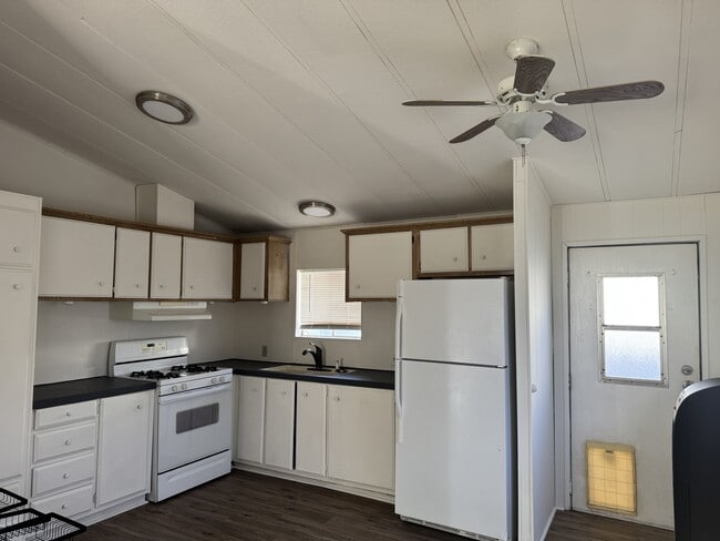 Photo - 1550 Packard Ave