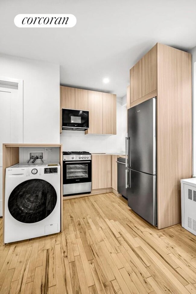 Photo - 315 E 95th St