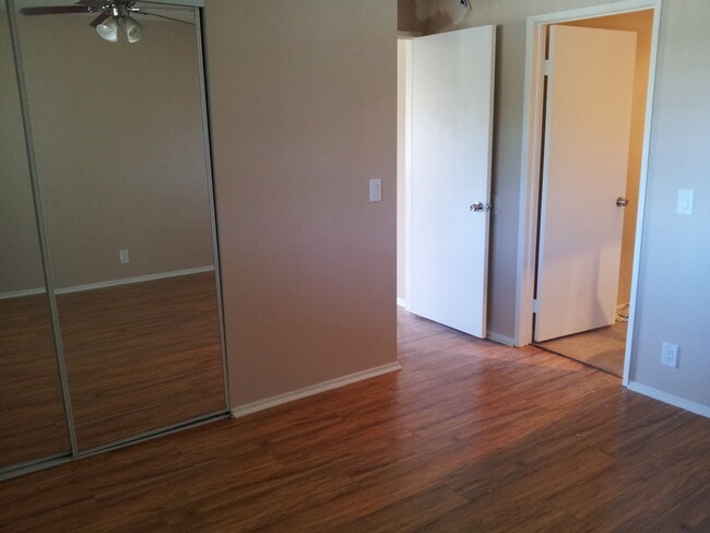 Photo - Bright and Modern Second Floor 1 Bedroom 1... Apartamento Unidad 405 #E