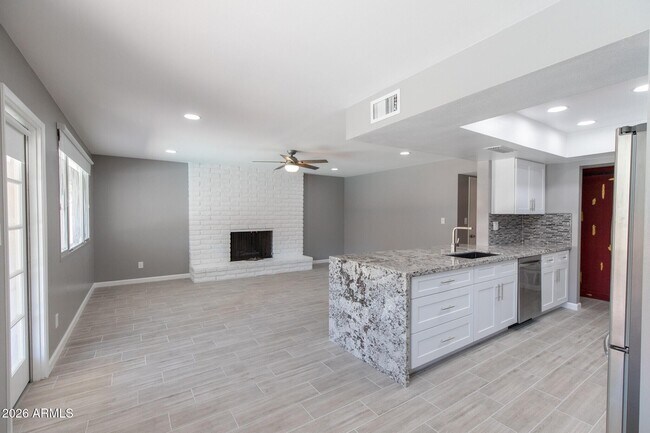 Photo - 1224 E Campus Dr