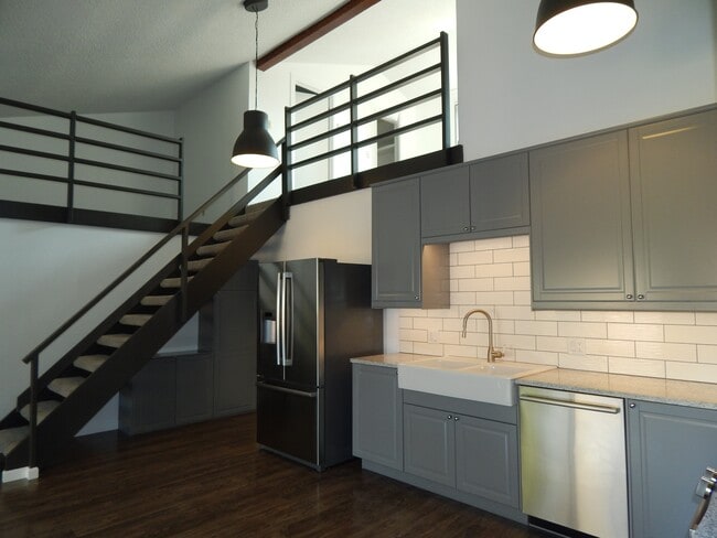 Photo - 355 W Deloney Ave