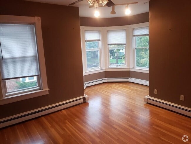 Building Photo - 450 Laurel Hill Ave Rental