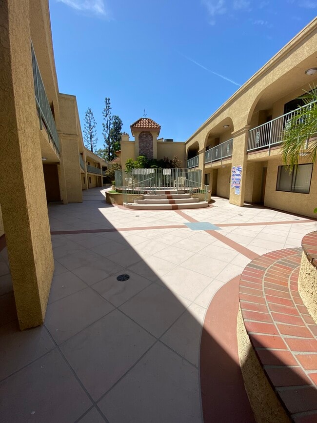 Courtyard - 430 South Niagara Street