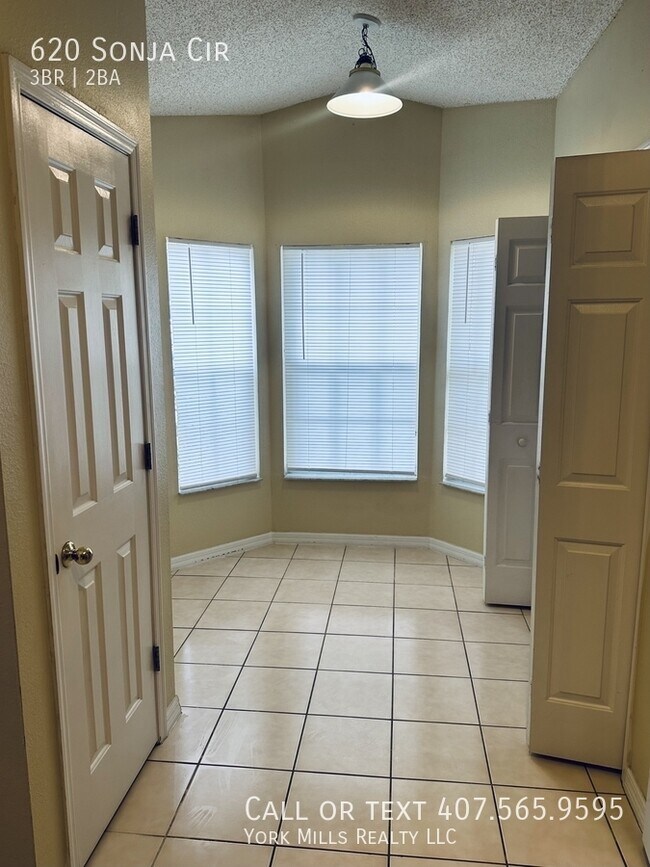 Photo - 620 Sonja Cir