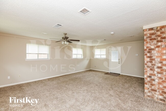 Photo - 2100 Cedar Ct