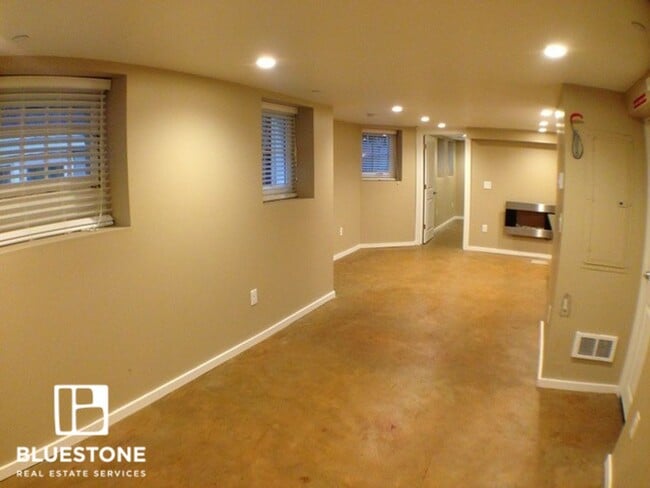 Photo - 2254 NW Irving St Unidad B