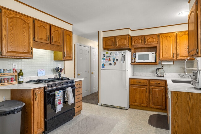 New quartz counters - 40 Fields Rd