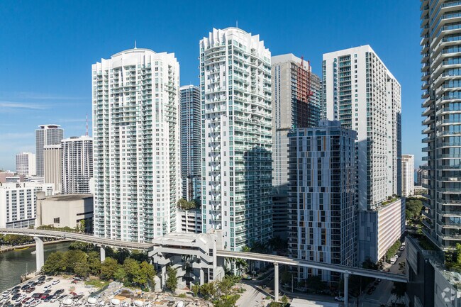41 SE 5th St - Brickell On The River