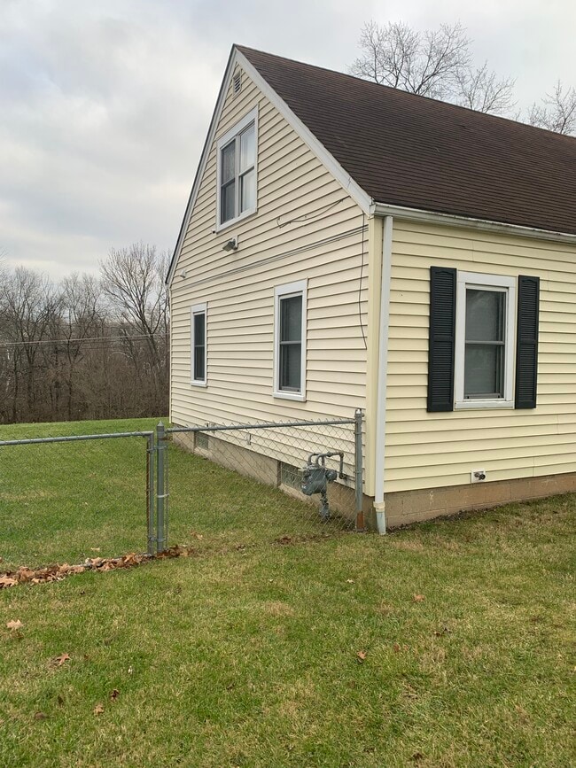 Photo - 1556 Thames Dr