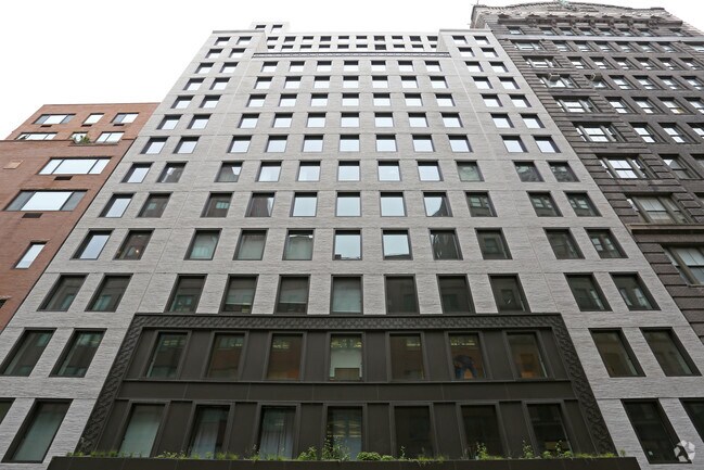 Photo - 55-61 W 17th St