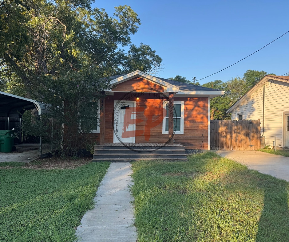 Photo - 221 N Bermuda St