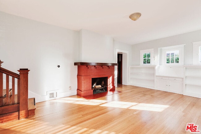 1005 W Kensington Rd