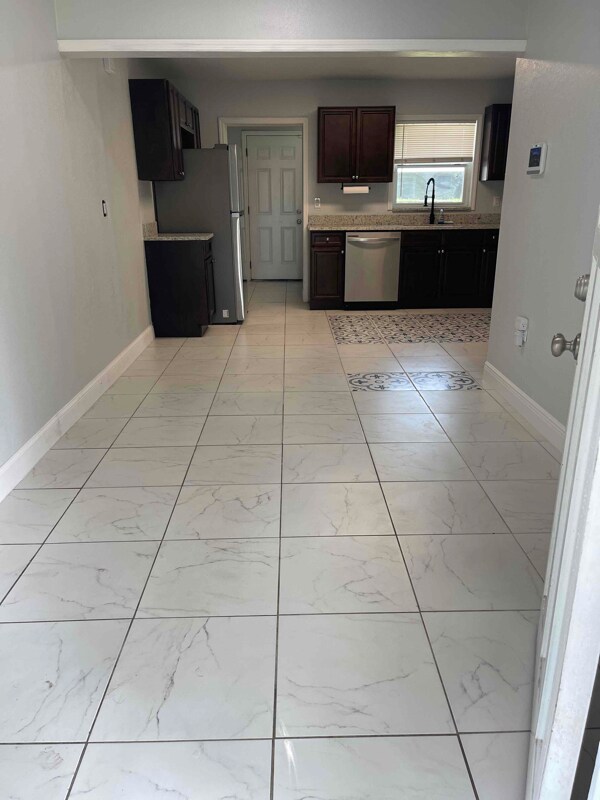 Photo - 2410 Ave C NW