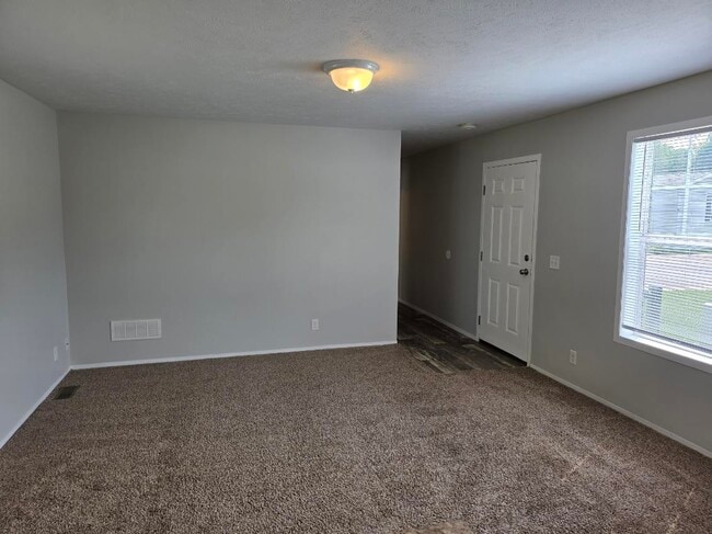 31 Bluebird Hill Dr