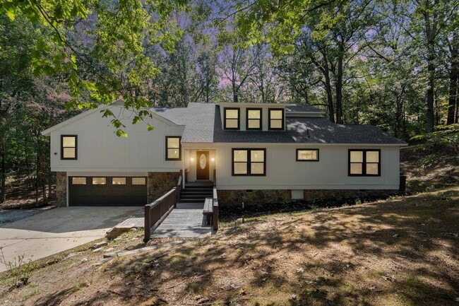 Building Photo - 9345 Rocky Woods Dr