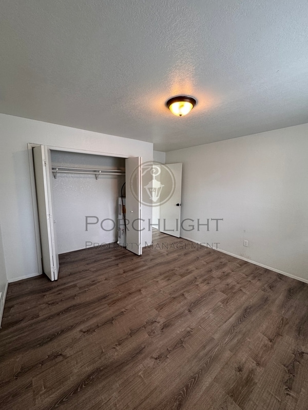 Photo - 1313 Main St
