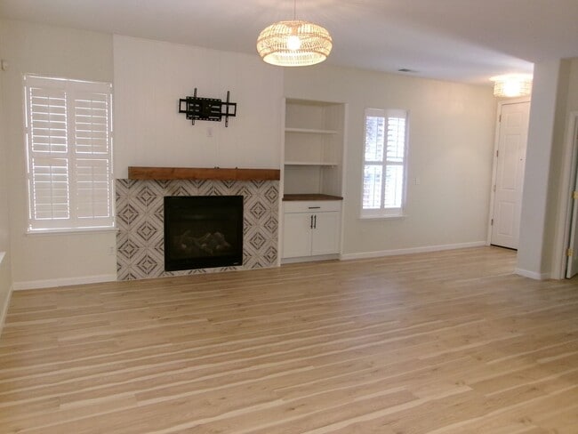 Photo - Beautiful 3bd, 2 bath, 3-car garage home in Sparks