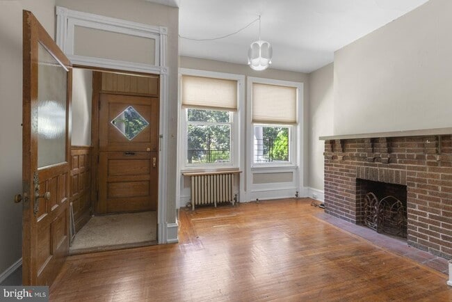Building Photo - 917 S St Bernard St Unit 1