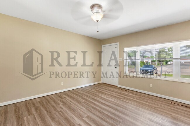 Photo - 1401 W 34th St S