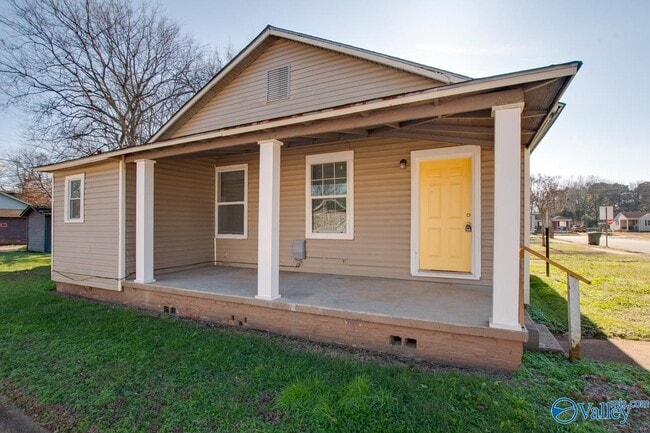 Photo - 3701 Fairview St SW